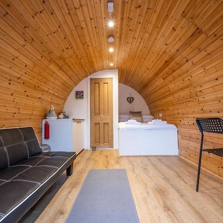 Woodside Pod Villa Fort William Exteriör bild
